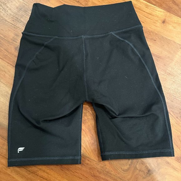 Fabletics Define PowerHold® High-Waisted 9'' Short - Picture 2 of 6